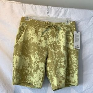 City sweat short. 9”